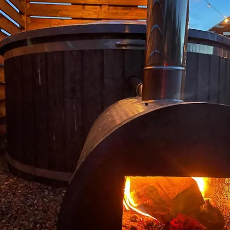 別荘 Uroczy Golubie ,niedaleko Stoku Koszalkowo ,balia,sauna,kominek,ognisko