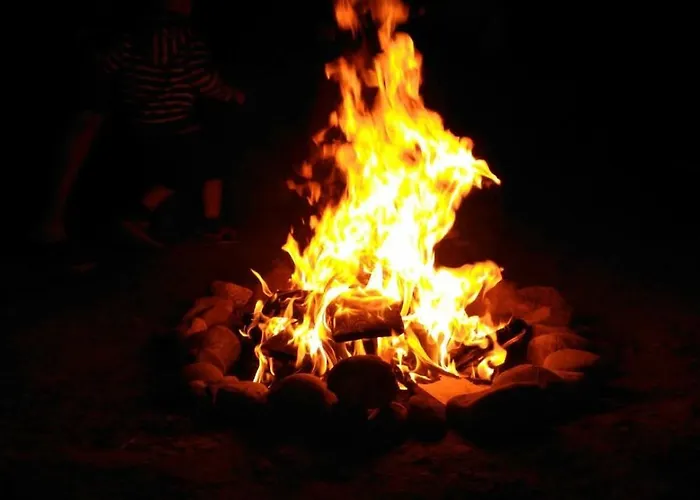 Uroczy Golubie ,niedaleko Stoku Koszalkowo ,balia,sauna,kominek,ognisko Sikorzyno