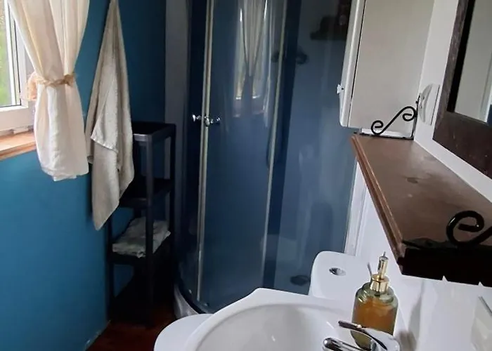 度假居 Uroczy Golubie ,niedaleko Stoku Koszalkowo ,balia,sauna,kominek,ognisko *